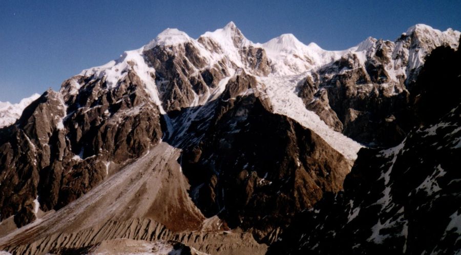 Langshisa Ri ( 6427m ) on descent from Tilman's Pass