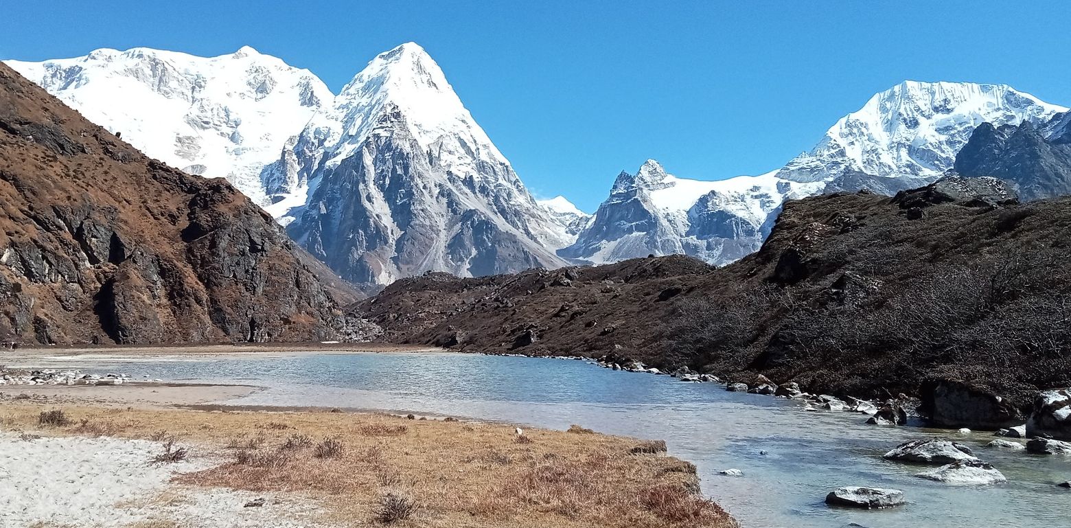 Mounts Kabru and Ratong on the approach to Ramze