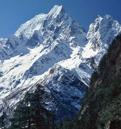 Mt.Phungi - an outlier of Mount Manaslu