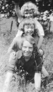 The Cameron Sisters, Vera Schofield Cameron, Charlotte Schofield Cameron, Catherine Steven Cameron