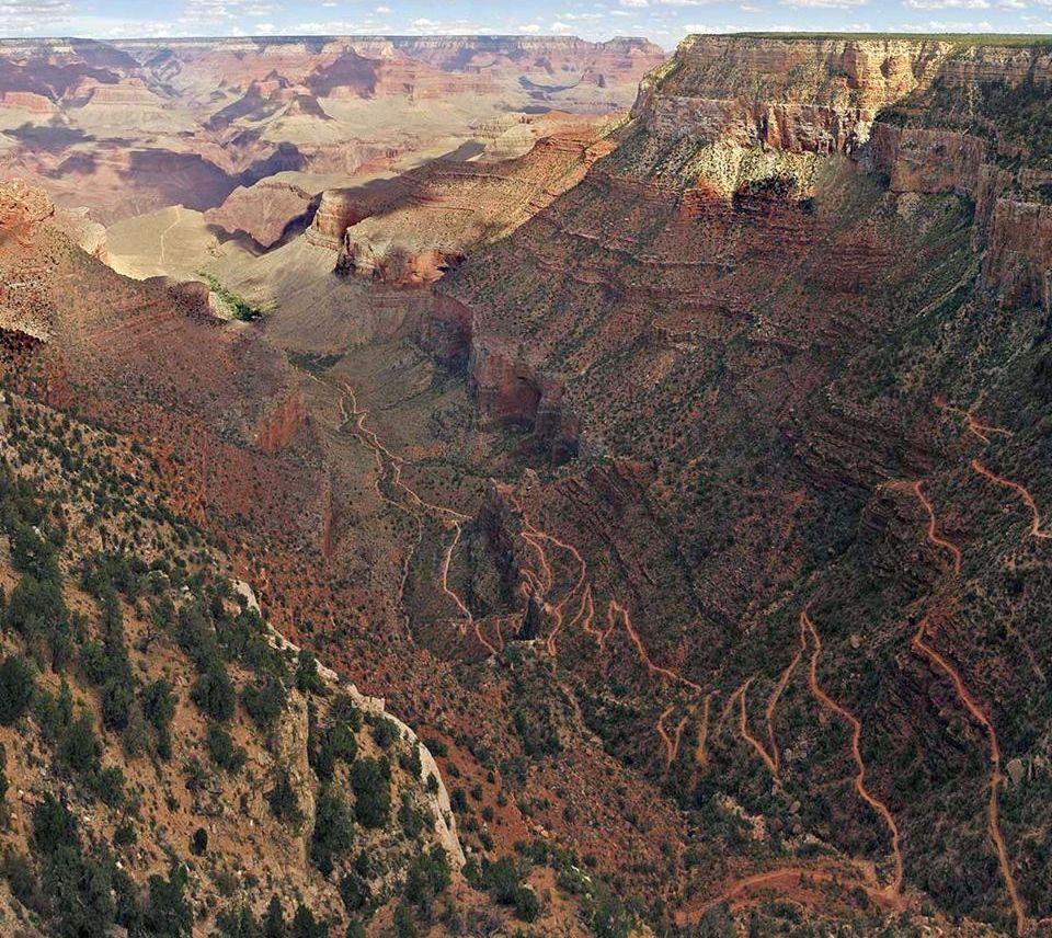 Zig_zags on the Bright Angel Trail from the South Rim of the Grand Canyon