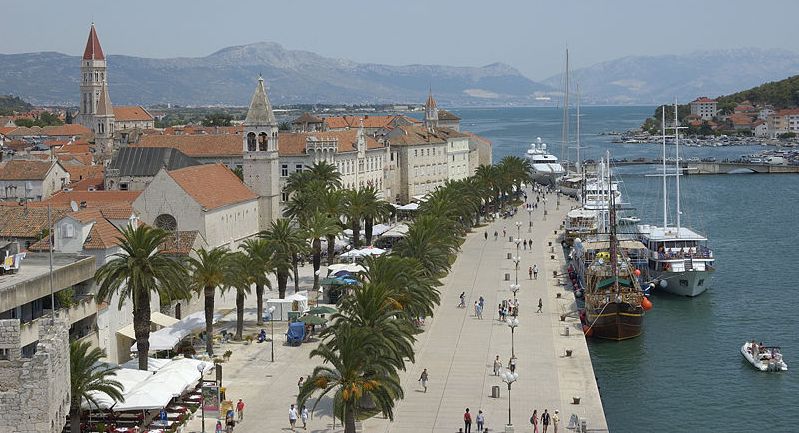 Riva ( esplanade ) at Trogir