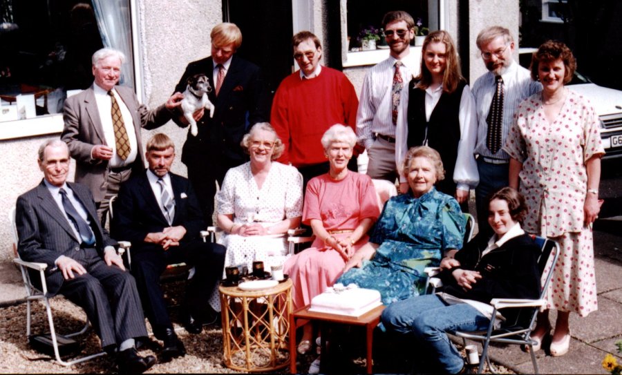 George Ingram, Ian Ingram, Graeme Lipsett, Eric Ingram, Lindsey Ingram, Roy Ingram, Val Ingram, Bobbie Turnbull, Alan Ingram, Vera Turnbull, Cath Carson, Charlotte Ingram, Elaine Ingram