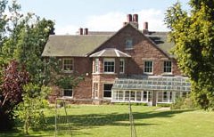 http://www.docklow-manor.co.uk
