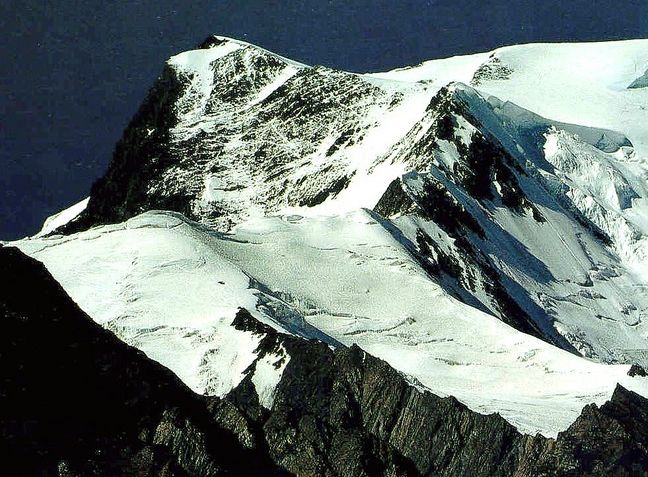 The Seven Thousanders - Noshaq ( 7492m ) in the Hindu Kush Mountains of Pakistan