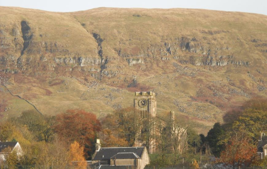 The High Kirk in Lennoxtown beneath the Campsie Fells