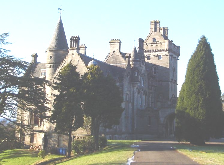 Overtoun House on descent from Lang Craigs