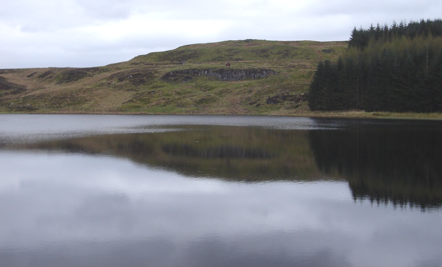 Black Linn Reservoir on route to Doughnot Hill