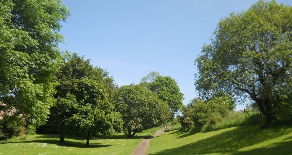 Path from Old Drumchapel to the Forth and Clyde Canal