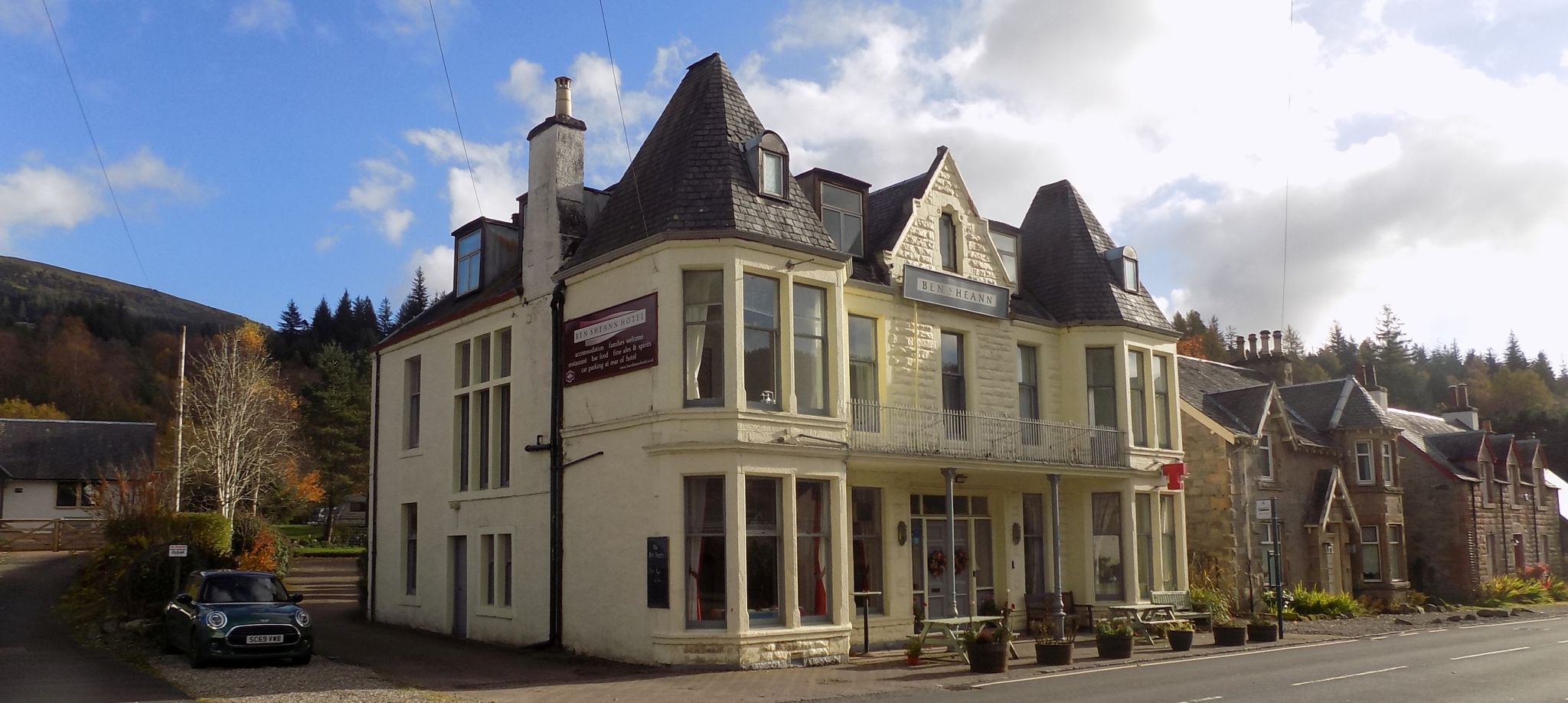 Ben Sheann Hotel in Strathyre