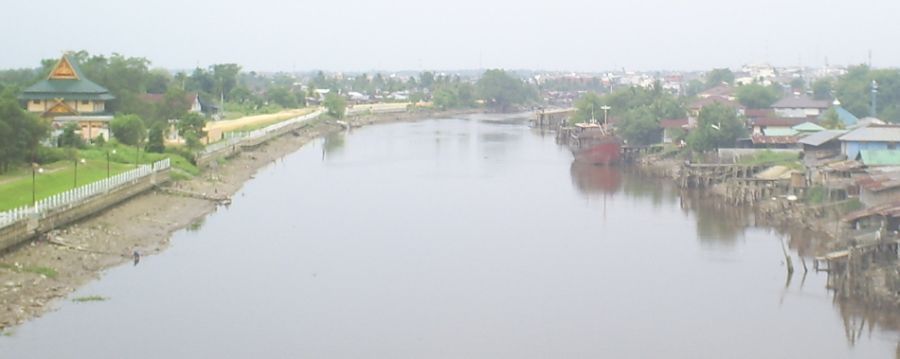 Photographs of the Sungai Siak River at Pakanbaru