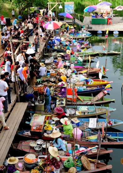 Floating Market in Hat Yai in Southern Thailand