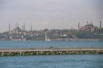 Hagia_sophia_and_blue_mosque.jpg